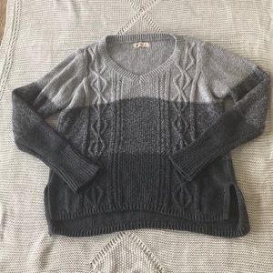 Hollister size L sweater